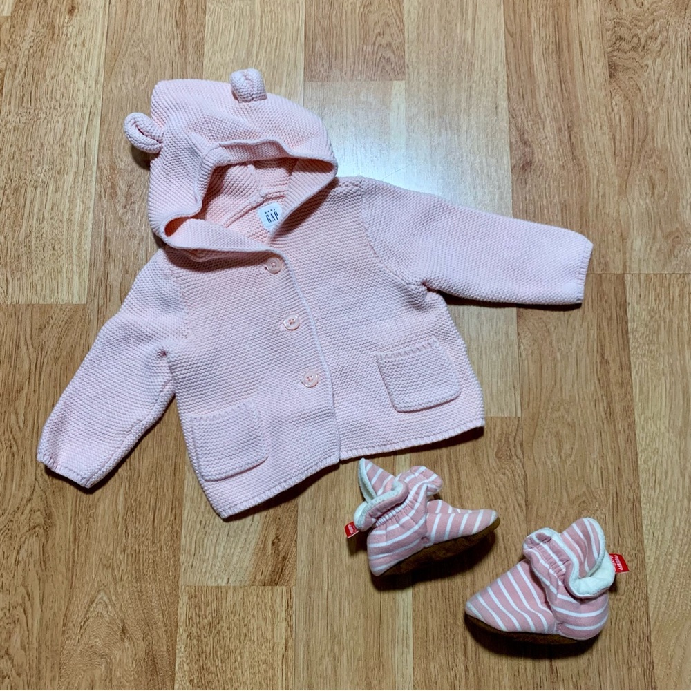 BABY GAP Bear Sweater Fleece Booties Infant Baby Bundle Set Size: 6-12 Months